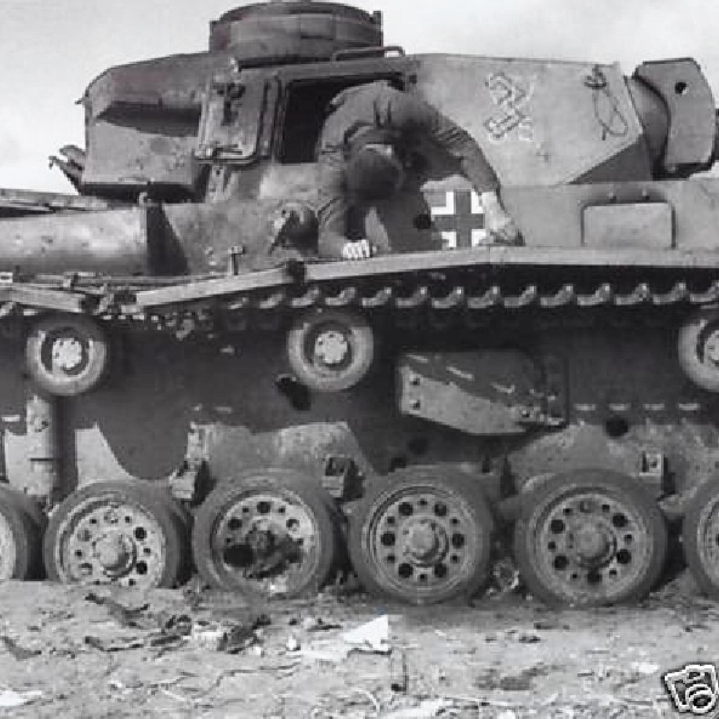 Подбитые немецкие танки. Подбитые немецкие танки 1941. Подбитые немецкие танки 2 мировой войны. Подбитый немецкий танк т-4. Подбитый немецкий танк pz2.